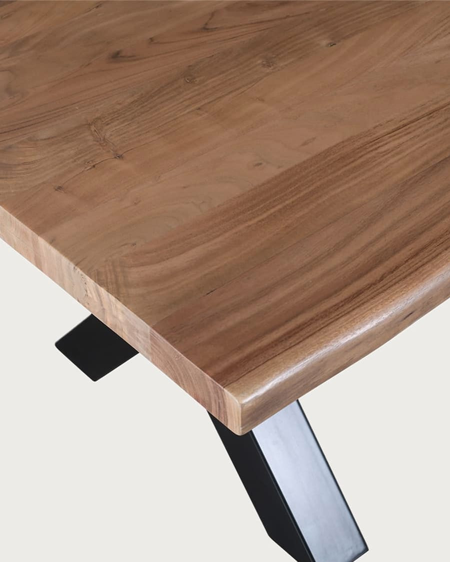 Hino - Eettafel van massief acaciahout en metaal