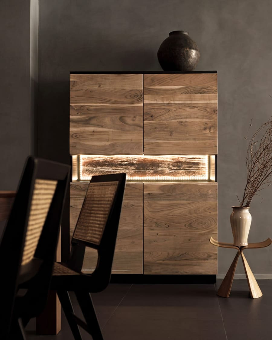 Leo - Hohes Sideboard aus...